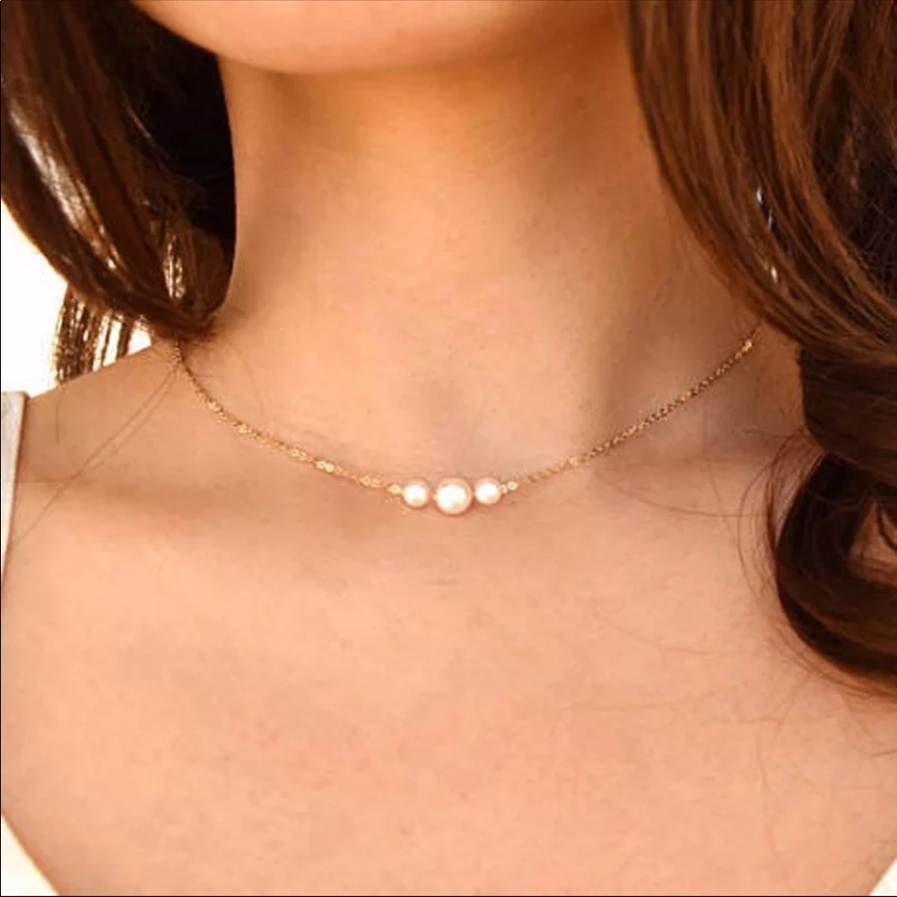 Minimalist Gold Faux Pearl Necklace